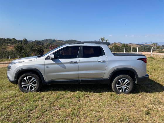 FIAT TORO 2.0 16V TURBO DIESEL FREEDOM 4WD AT9 FIAT TORO 2.0 16V TURBO DIESEL FREEDOM 4WD AT9